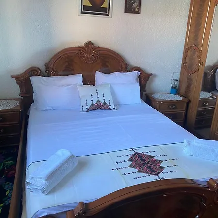 Villa Isallari *